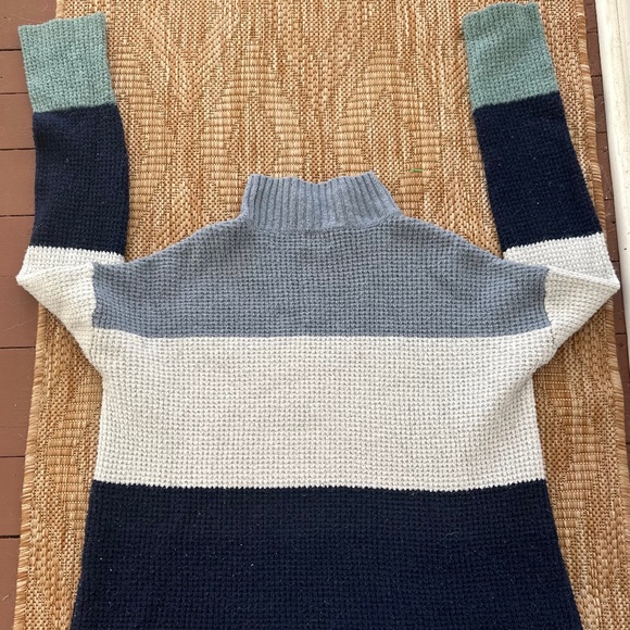 Size Small Blue & White Sweater - Picture 3 of 4